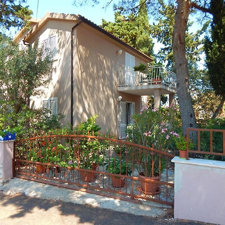סטארי גראד Adrienn Apartments מראה חיצוני תמונה