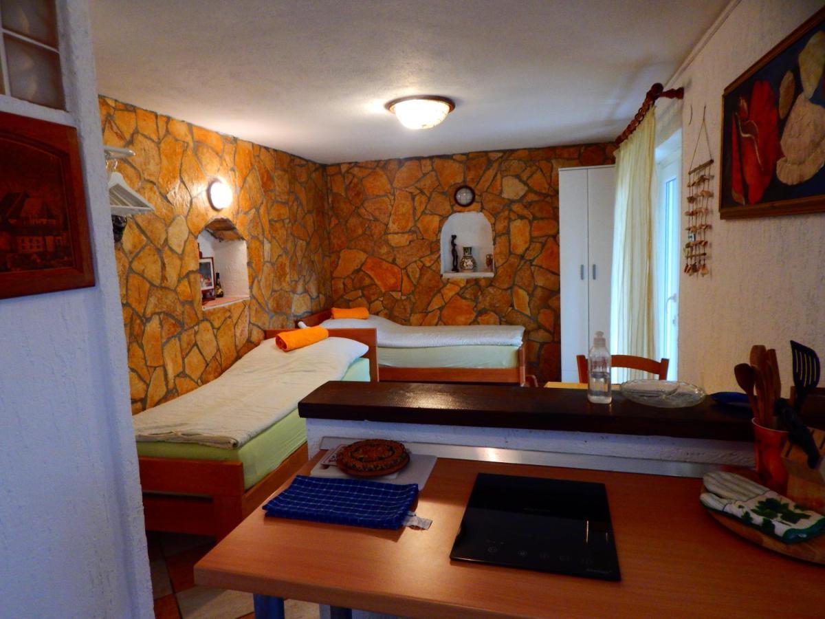 סטארי גראד Adrienn Apartments מראה חיצוני תמונה