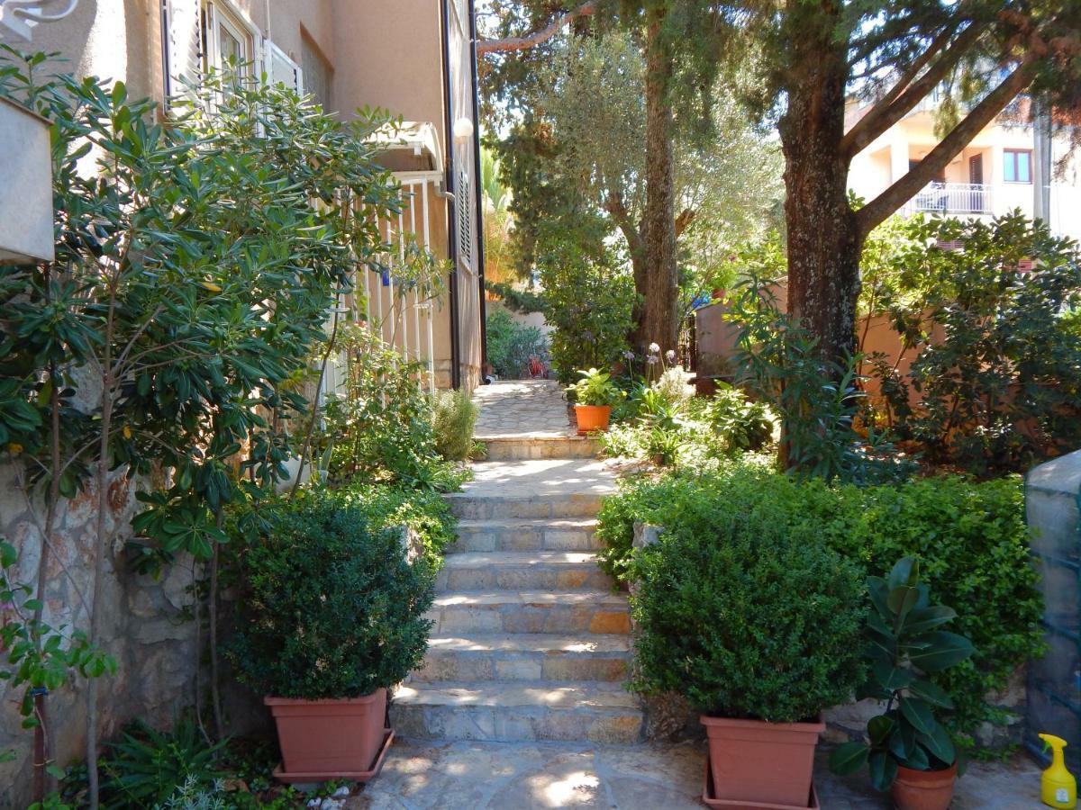 סטארי גראד Adrienn Apartments מראה חיצוני תמונה